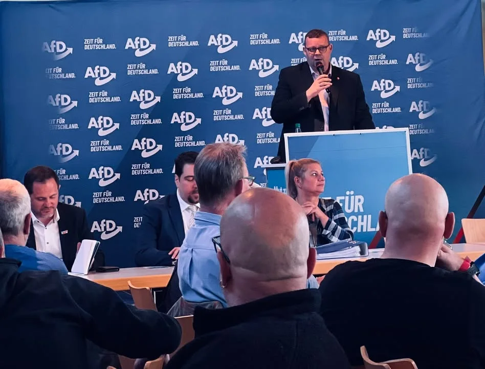 Der Vorsitzende und der Ehrenvorsitzende des AfD-Kreisverbandes Northeim, Maik Schmit …