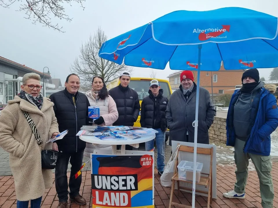 Infostand des #AfD-Kreisverbandes Northeim im schönen Hardegsen – mit vielen engagier …
