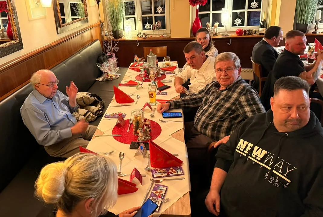 🎄Weihnachtsfeier des AfD-KV Northeim🎄 Gestern durften wir gemeinsam mit vielen Mitgli …