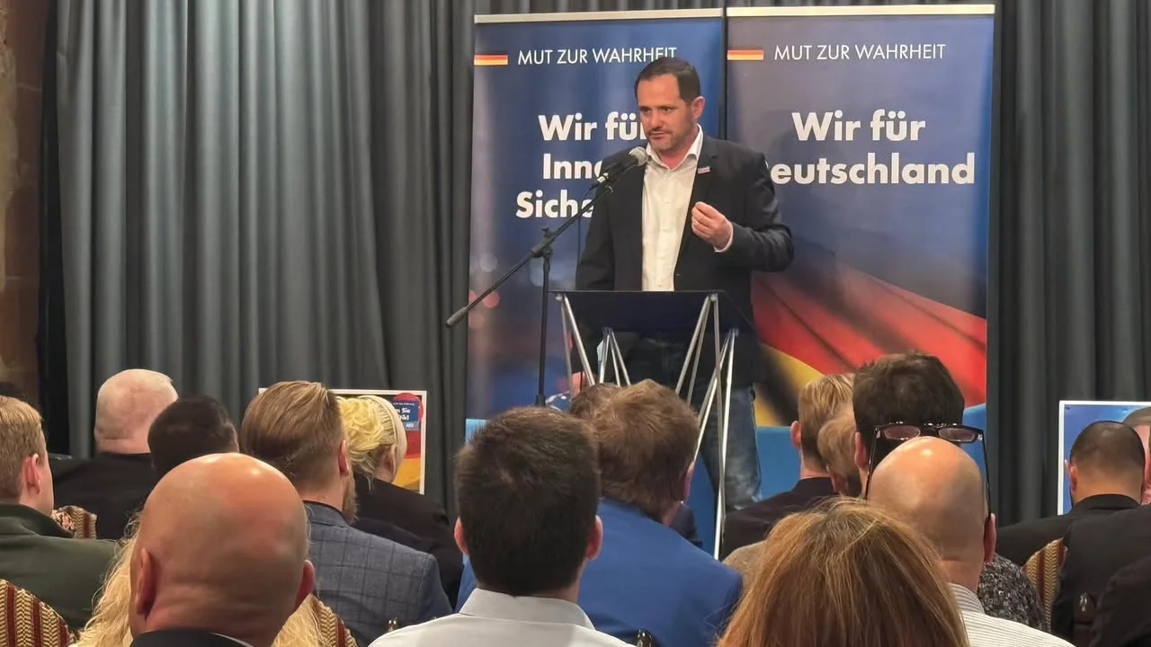 Erfolgreicher Neujahrsempfang trotz Einschüchterungsversuchen vor der Tür Der altehrw …