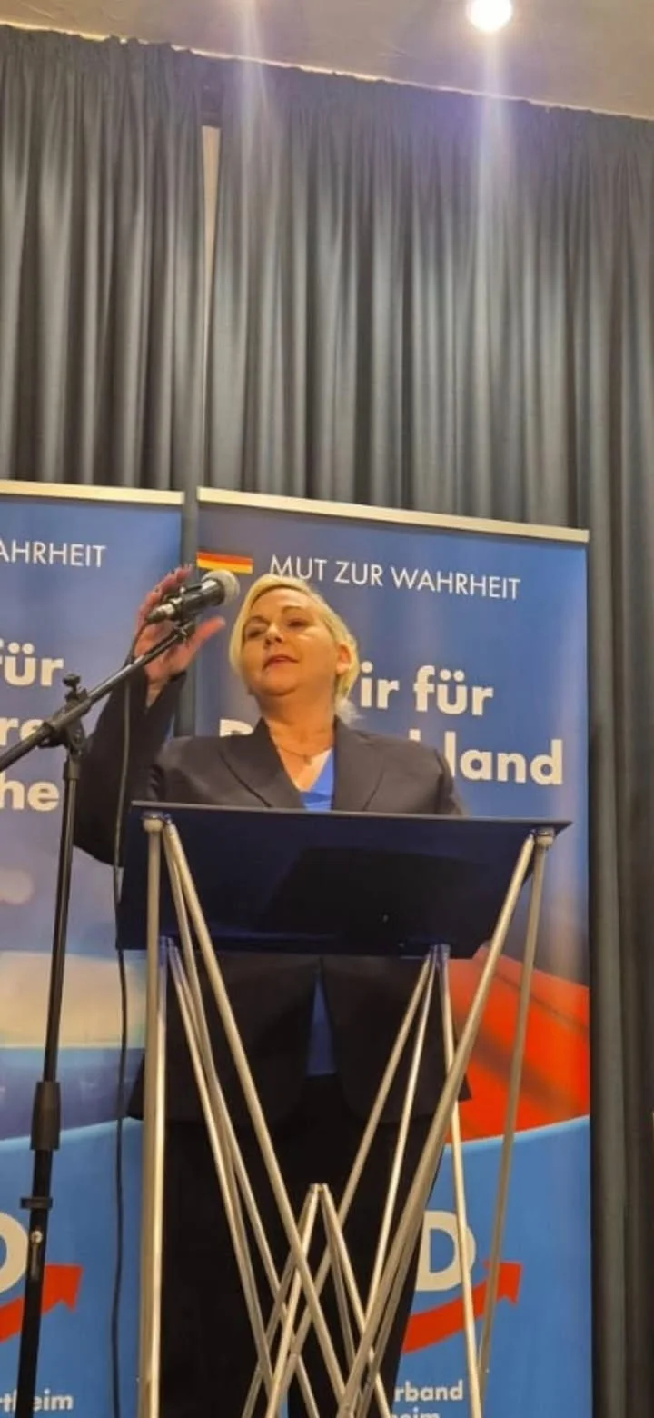 Erfolgreicher Neujahrsempfang trotz Einschüchterungsversuchen vor der Tür Der altehrw …