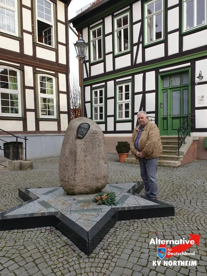 Unser Kreisvorsitzender Maik Schmitz legte im Gedenken an die Opfer der Pogromnacht 1 …