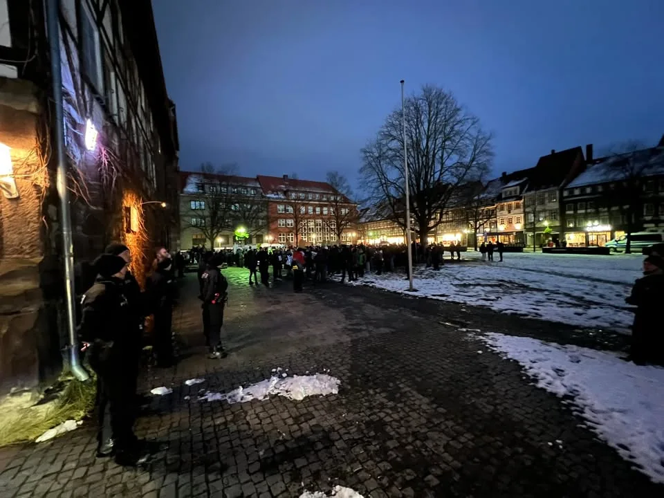 Erfolgreicher Neujahrsempfang trotz Einschüchterungsversuchen vor der Tür Der altehrw …