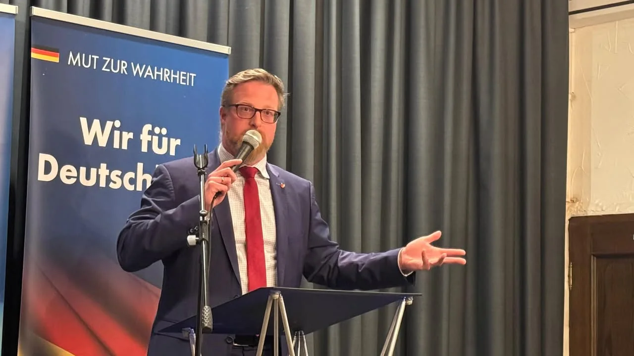 Erfolgreicher Neujahrsempfang trotz Einschüchterungsversuchen vor der Tür Der altehrw …