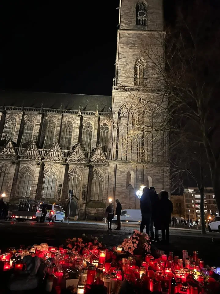 Trauerkundgebung auf dem Domplatz in Magdeburg – AfD-Kreisverband Northeim zeigt Mitg …