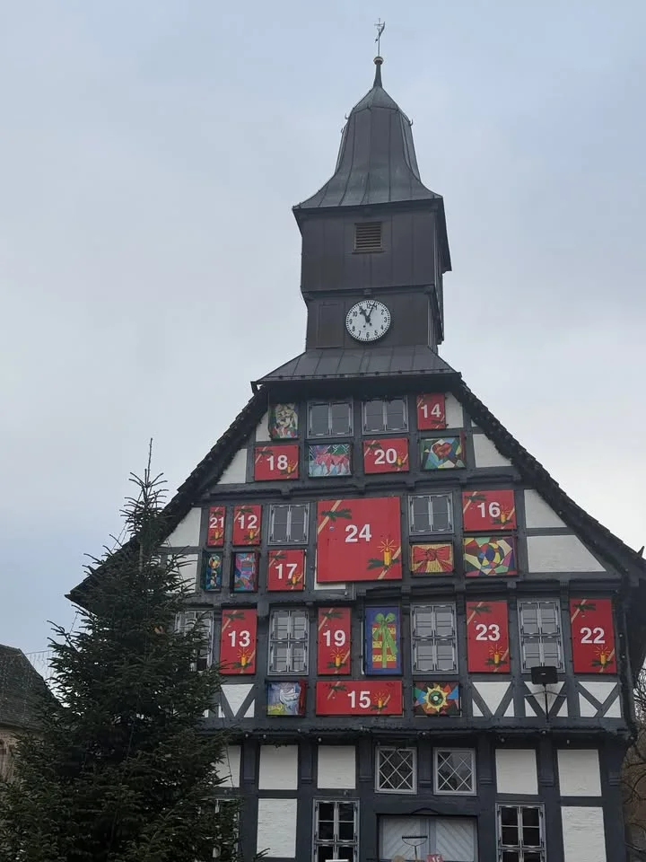 Heute in der schönen Solling-Stadt Uslar 🌲✨ Umgeben von den Wäldern des Sollings, mit …