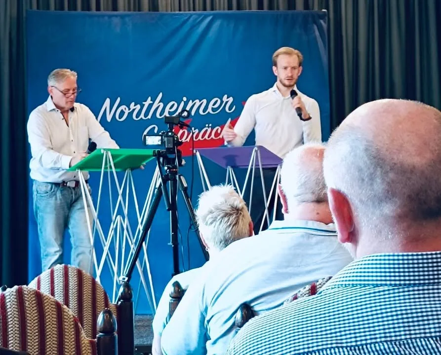 Northeimer Gespräche: Europapolitik im Mittelpunkt Trotz hochsommerlicher Temperature …